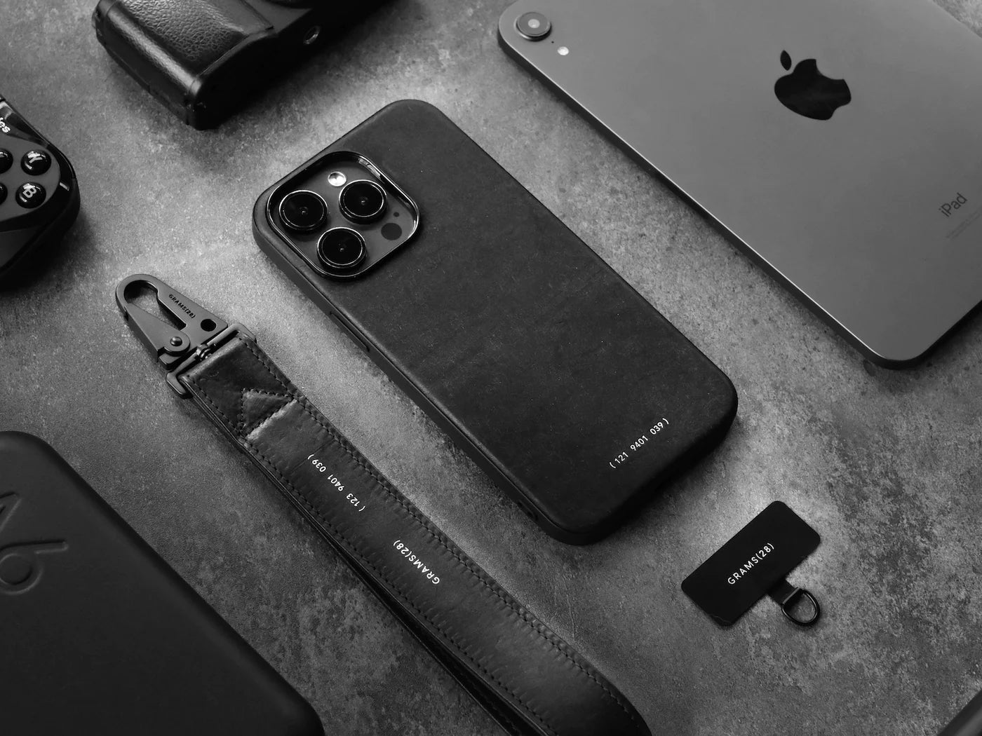 GRAMS28 121 MagSafe Leather Case iPhone 15 Pro Snowflake